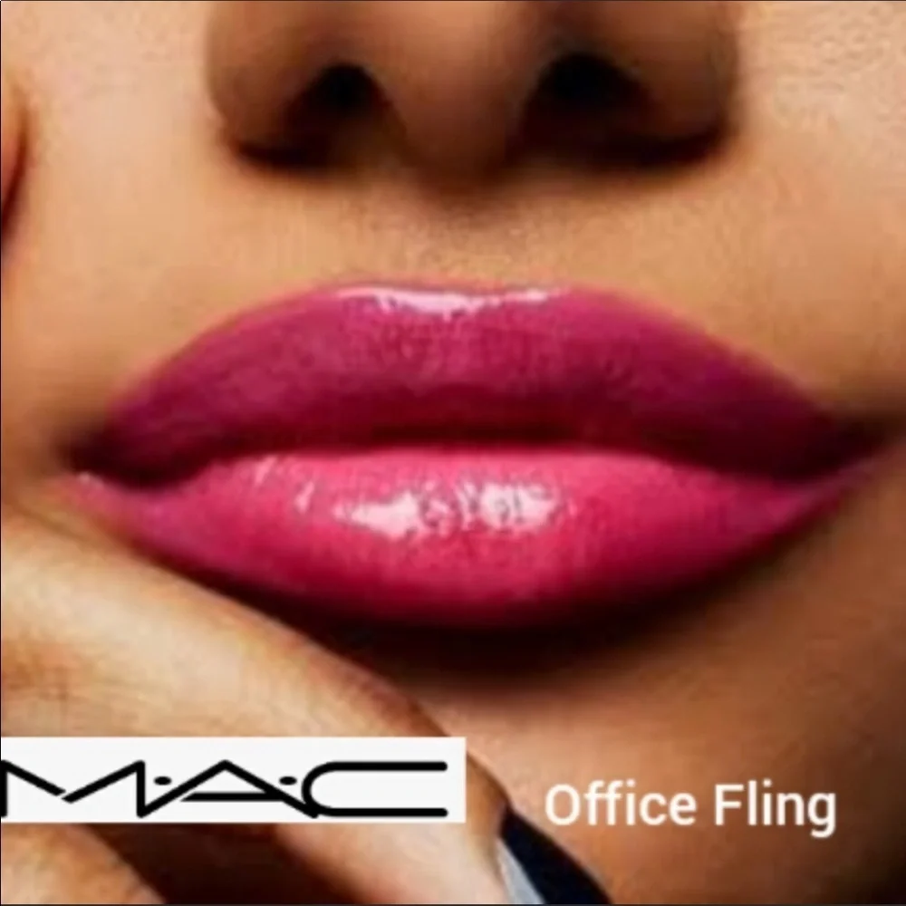 💋 MAC COSMETICS SHOT OF COLOUR LIP OIL  💋 Shade: OFFICE FLING (ELECTRIC PINK)